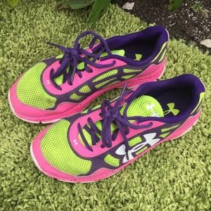 Girls youth Under Armour Sneakers 5Y